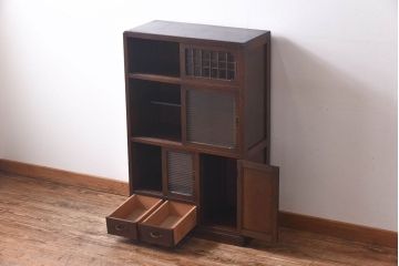 アンティーク家具　モールガラス入り!引き戸がおしゃれな和製アンティークの食器棚(収納棚・カップボード)