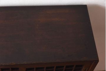 アンティーク家具　モールガラス入り!引き戸がおしゃれな和製アンティークの食器棚(収納棚・カップボード)