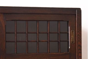 アンティーク家具　モールガラス入り!引き戸がおしゃれな和製アンティークの食器棚(収納棚・カップボード)