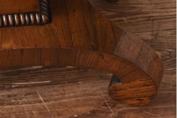 アンティーク家具　イギリスアンティーク　ローズウッド材　天板折り畳み式ゲームテーブル(バタフライテーブル、サイドテーブル、コンソールテーブル、飾り台)