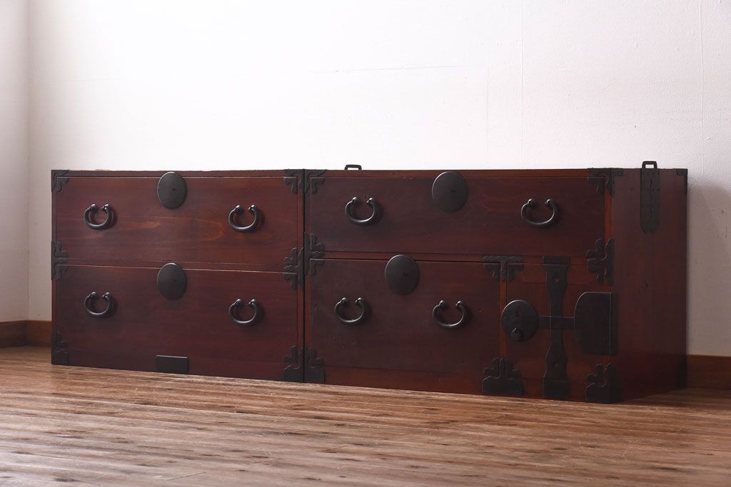 アンティーク家具　和製アンティーク　ヒノキ材　時を経た味わいが魅力の重ね箪笥(衣装箪笥、引き出し)(1)