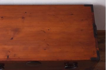 アンティーク家具　和製アンティーク　ヒノキ材　時を経た味わいが魅力の重ね箪笥(衣装箪笥、引き出し)(1)