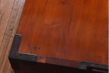 アンティーク家具　和製アンティーク　ヒノキ材　時を経た味わいが魅力の重ね箪笥(衣装箪笥、引き出し)(1)