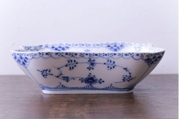 中古　ROYAL COPENHAGEN(ロイヤルコペンハーゲン)　ブルーフルーテッド　ハーフレース　21.5cm　ボウルスクエア(深皿)