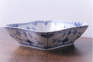 中古　ROYAL COPENHAGEN(ロイヤルコペンハーゲン)　ブルーフルーテッド　ハーフレース　21.5cm　ボウルスクエア(深皿)