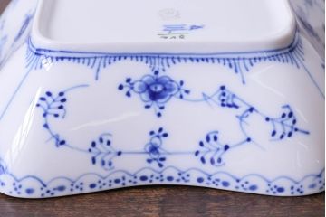 中古　ROYAL COPENHAGEN(ロイヤルコペンハーゲン)　ブルーフルーテッド　ハーフレース　21.5cm　ボウルスクエア(深皿)