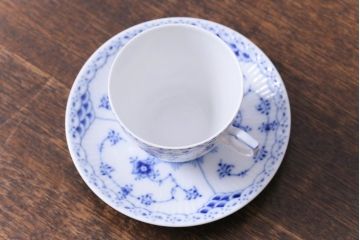 中古　ROYAL COPENHAGEN(ロイヤルコペンハーゲン)　ブルーフルーテッド　ハーフレース　コーヒーカップ&ソーサー