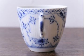 中古　ROYAL COPENHAGEN(ロイヤルコペンハーゲン)　ブルーフルーテッド　ハーフレース　コーヒーカップ&ソーサー