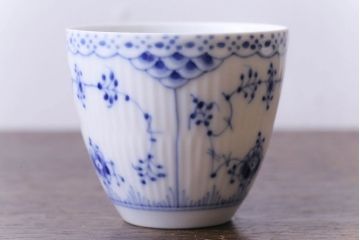 中古　ROYAL COPENHAGEN(ロイヤルコペンハーゲン)　ブルーフルーテッド　ハーフレース　コーヒーカップ&ソーサー
