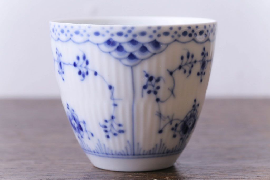 中古　ROYAL COPENHAGEN(ロイヤルコペンハーゲン)　ブルーフルーテッド　ハーフレース　コーヒーカップ&ソーサー