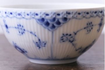 中古　ROYAL COPENHAGEN(ロイヤルコペンハーゲン)　ブルーフルーテッド　ハーフレース　ティーカップ&ソーサー3客セット