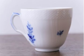 中古　ROYAL COPENHAGEN(ロイヤルコペンハーゲン)　ブルーフラワー　カーブ　コーヒーカップ&ソーサー(洋食器)2客セット