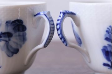 中古　ROYAL COPENHAGEN(ロイヤルコペンハーゲン)　ブルーフラワー　カーブ　コーヒーカップ&ソーサー(洋食器)2客セット