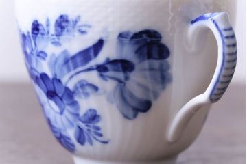 中古　ROYAL COPENHAGEN(ロイヤルコペンハーゲン)　ブルーフラワー　カーブ　コーヒーカップ&ソーサー(洋食器)2客セット