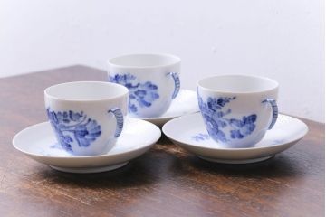 中古　ROYAL COPENHAGEN(ロイヤルコペンハーゲン)　ブルーフラワー　カーブ　コーヒーカップ&ソーサー(洋食器)3客セット