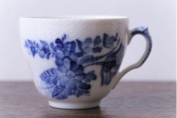 中古　ROYAL COPENHAGEN(ロイヤルコペンハーゲン)　ブルーフラワー　カーブ　コーヒーカップ&ソーサー(洋食器)3客セット