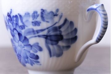 中古　ROYAL COPENHAGEN(ロイヤルコペンハーゲン)　ブルーフラワー　カーブ　コーヒーカップ&ソーサー(洋食器)3客セット
