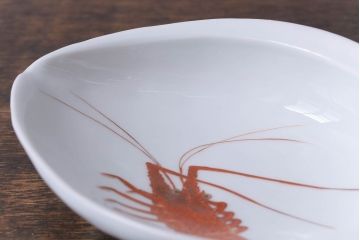 十二代　酒井田柿右衛門　濁手　錦海老画鮑形皿　共箱(和食器)