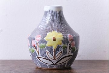 アンティーク雑貨　北欧ビンテージ　LAHOLM(ラホルム)　花の絵柄が可愛らしいフラワーベース(一輪挿し、花瓶)