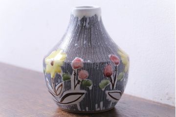 アンティーク雑貨　北欧ビンテージ　LAHOLM(ラホルム)　花の絵柄が可愛らしいフラワーベース(一輪挿し、花瓶)