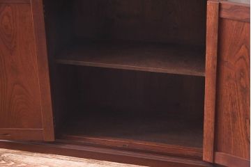 アンティーク家具　上手物!　栗材　繊細な意匠からこだわりが伝わるアンティーク飾り棚(収納棚)