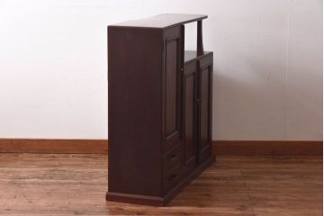 アンティーク家具　上手物!　栗材　繊細な意匠からこだわりが伝わるアンティーク飾り棚(収納棚)