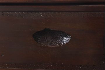 中古　伝統工芸軽井沢彫り　牡丹の意匠が目を引く上品なチェスト(衣装箪笥、タンス)