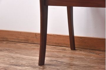 アンティーク家具　北欧・デンマーク　ボタン付きの黒のレザーが格好いいチェア(ダイニングチェア、椅子)