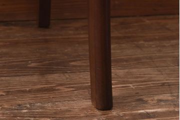 アンティーク家具　北欧・デンマーク　ボタン付きの黒のレザーが格好いいチェア(ダイニングチェア、椅子)