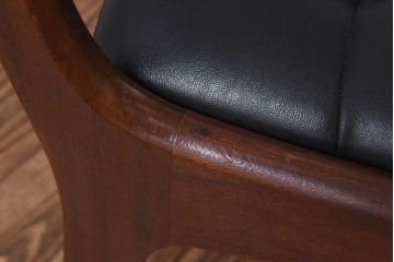 アンティーク家具　北欧・デンマーク　ボタン付きの黒のレザーが格好いいチェア(ダイニングチェア、椅子)(2)