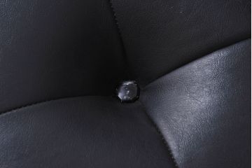 アンティーク家具　北欧・デンマーク　ボタン付きの黒のレザーが格好いいチェア(ダイニングチェア、椅子)(2)