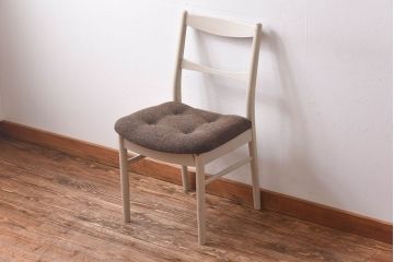 ヴィンテージ家具　北欧ビンテージ　ペイント　シャビーシックなクッションチェア(ダイニングチェア、椅子)