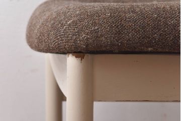 ヴィンテージ家具　北欧ビンテージ　ペイント　シャビーシックなクッションチェア(ダイニングチェア、椅子)(1)