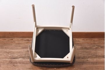 ヴィンテージ家具　北欧ビンテージ　ペイント　シャビーシックなクッションチェア(ダイニングチェア、椅子)(1)