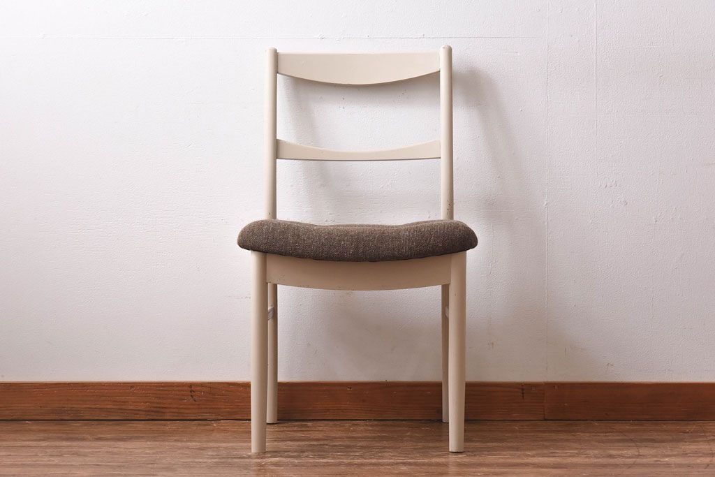 ヴィンテージ家具　北欧ビンテージ　ペイント　シャビーシックなクッションチェア(ダイニングチェア、椅子)(2)