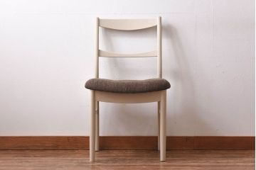 ヴィンテージ家具　北欧ビンテージ　ペイント　シャビーシックなクッションチェア(ダイニングチェア、椅子)(2)