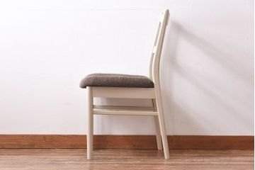 ヴィンテージ家具　北欧ビンテージ　ペイント　シャビーシックなクッションチェア(ダイニングチェア、椅子)(2)