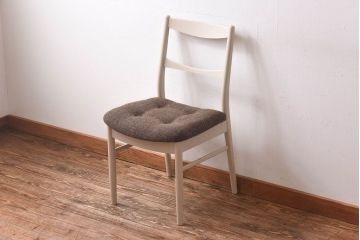 ヴィンテージ家具　北欧ビンテージ　ペイント　シャビーシックなクッションチェア(ダイニングチェア、椅子)(2)