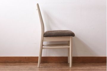 ヴィンテージ家具　北欧ビンテージ　ペイント　シャビーシックなクッションチェア(ダイニングチェア、椅子)(3)