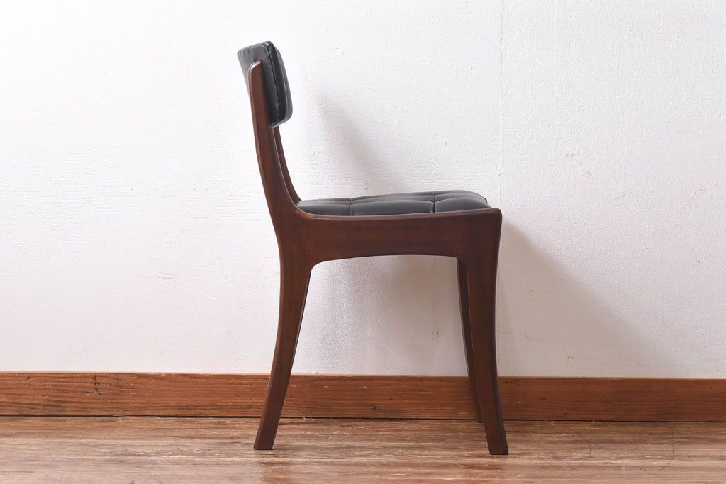 アンティーク家具　北欧・デンマーク　ボタン付きの黒のレザーが格好いいチェア(ダイニングチェア、椅子)(3)