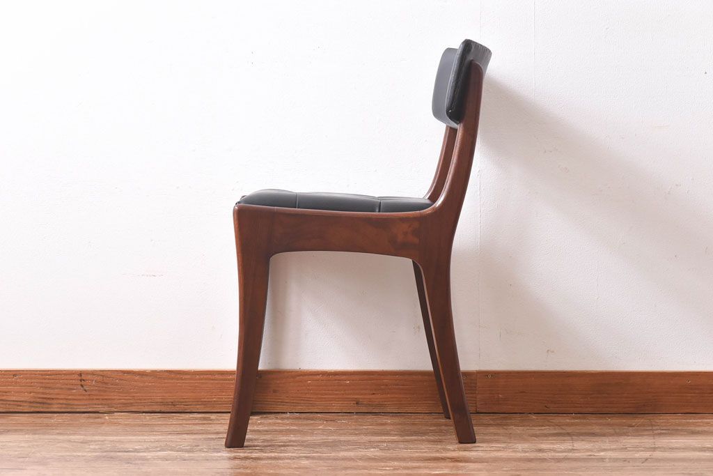 アンティーク家具　北欧・デンマーク　ボタン付きの黒のレザーが格好いいチェア(ダイニングチェア、椅子)(3)