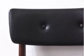 アンティーク家具　北欧・デンマーク　ボタン付きの黒のレザーが格好いいチェア(ダイニングチェア、椅子)(3)