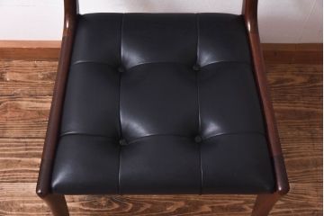 アンティーク家具　北欧・デンマーク　ボタン付きの黒のレザーが格好いいチェア(ダイニングチェア、椅子)(3)