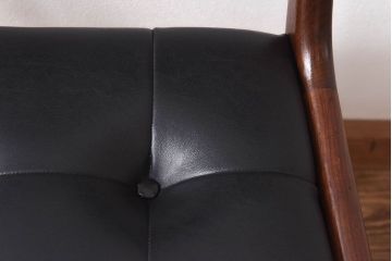 アンティーク家具　北欧・デンマーク　ボタン付きの黒のレザーが格好いいチェア(ダイニングチェア、椅子)(3)