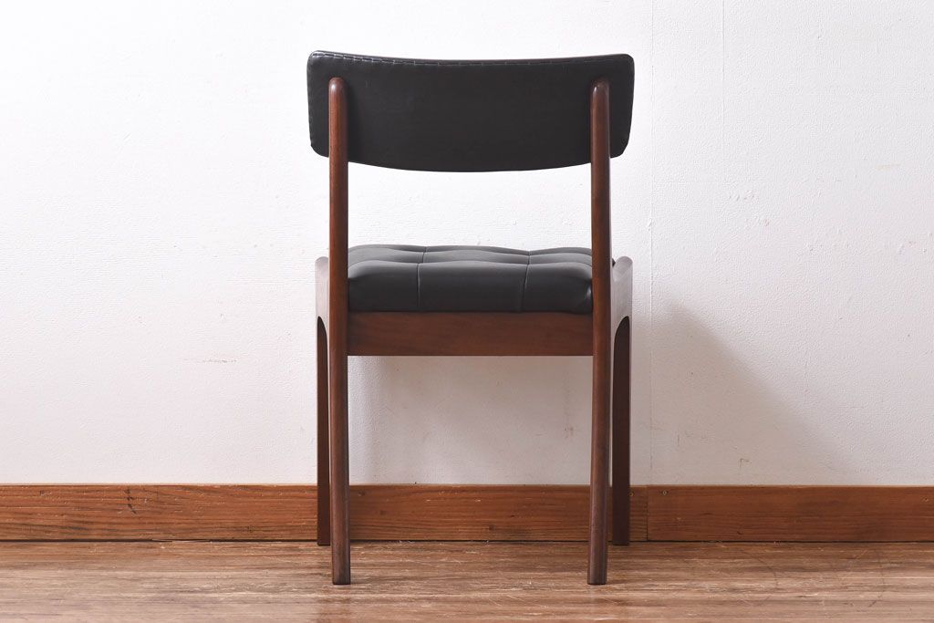 アンティーク家具　北欧・デンマーク　ボタン付きの黒のレザーが格好いいチェア(ダイニングチェア、椅子)(3)