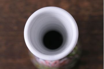 アンティーク雑貨　北欧ビンテージ　LAHOLM(ラホルム)　おおらかさを感じる花の絵柄が可愛らしいフラワーベース(花瓶)