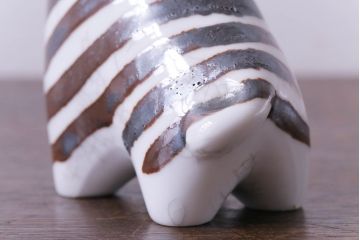 アンティーク雑貨　北欧ビンテージ　アラビア(ARABIA)　Taisto Kaasinen　シマウマのオブジェ(ブラウン)