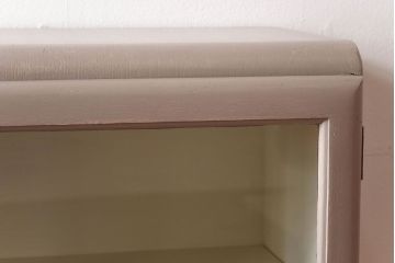 イギリスアンティーク　ペイント家具　優しげな色合いが上品なペイントキャビネット(収納棚、本棚)