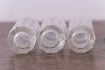 アンティーク雑貨　ヴィンテージ　シンプルなデザインの調味料シェーカー・ホルダーセット(ビンテージ)