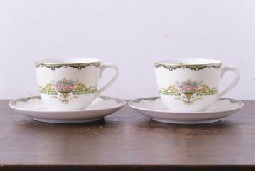 アンティーク雑貨　オールドノリタケ(則武・日陶)　ヤジロベー印　クラシックなカップ&ソーサー2客セット(洋食器)(3)